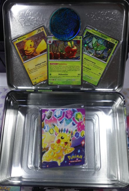 Pokemon Herbstkoffer 2024 - Pikachu Motiv - KEINE BOOSTER